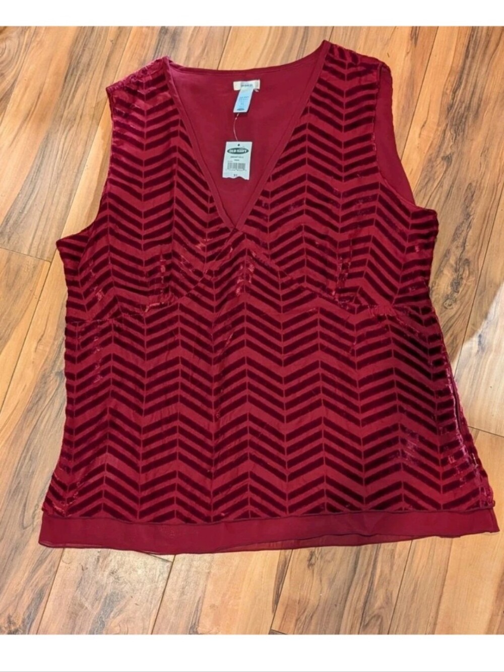 Old Navy Maroon  Chevron Velvet  V-Neck Tank Top NWT Camisole XL  Zipper  Lined